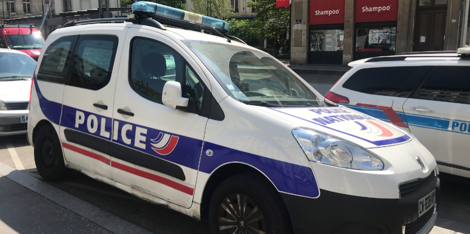 Bebe Retrouve Dans Un Sac Poubelle Pres De Lyon La Mere Agee De 18 Ans Radio Scoop