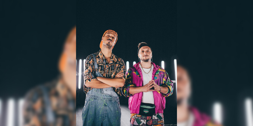 La séance de dédicace du duo Mcfly et Carlito complète - Radio SCOOP