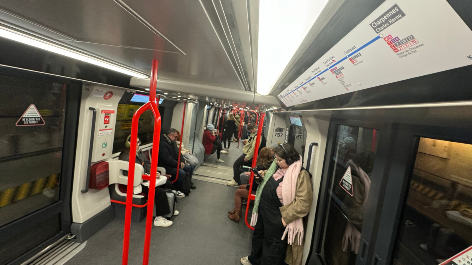 Lyon : attention à ce faux contrôleur TCL dans le métro ! - Radio SCOOP