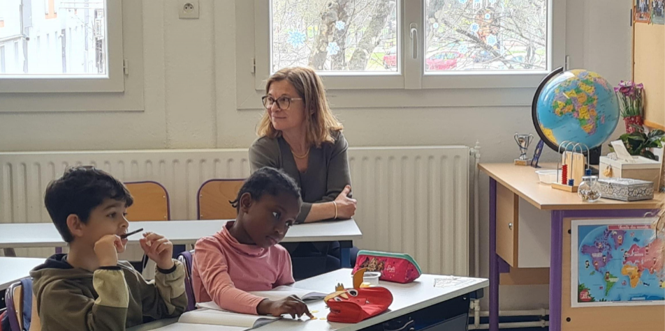 Première visite à l'école pour la nouvelle rectrice de l'académie ...
